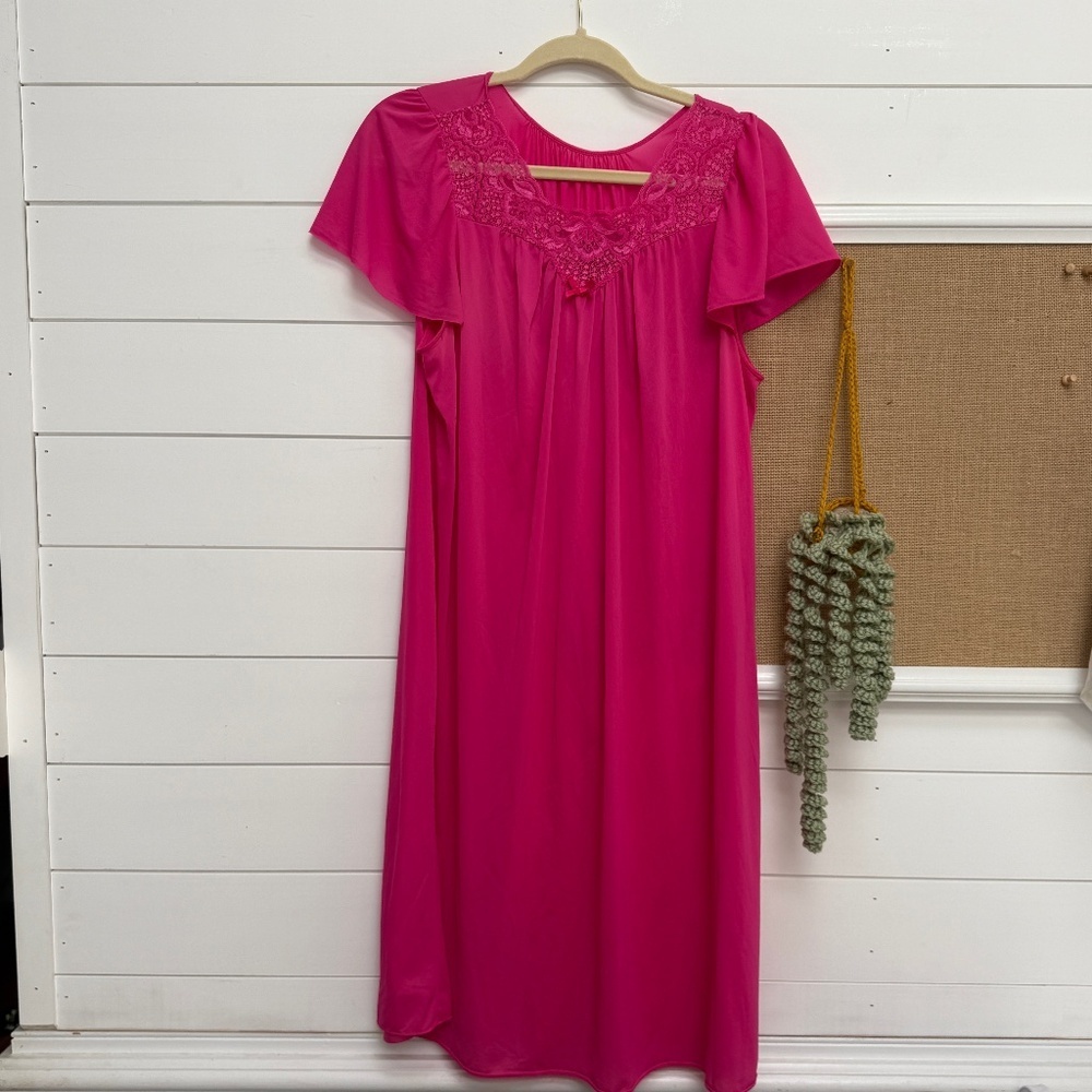 Shadowline Vintage Nightgown size Medium